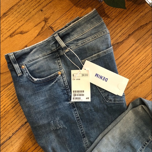H & M Super Skinny Low Waist Light Wash Denim - Picture 2 of 8
